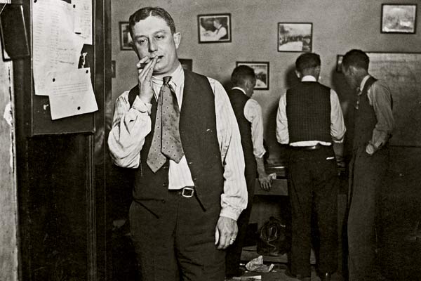 1920 journalist outfit